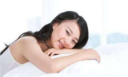 睡前抬腿20分钟神奇功效|抬腿